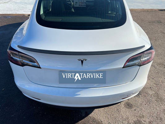 Tesla Model 3 Takaspoileri