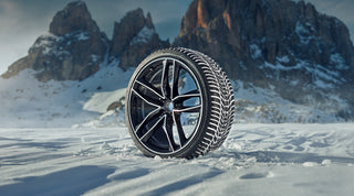 Hankook Winter i*cept evo3 W330 – valmistajan talvikuva. Vanne ei sisälly renkaan hintaan; kuvassa on esimerkkikoko.